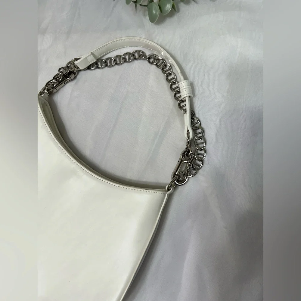 Steve Madden White Half Moon Crescent Chain Accent Y2K Shoulder Purse
